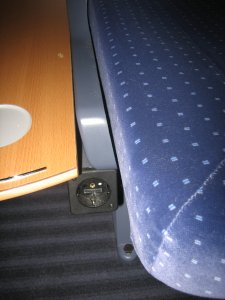 Steckdose im neuen ICE